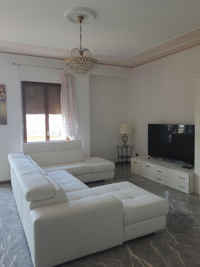 Spazioso Appartamento In Centro Citta Сан-Бенедетто-дель-Тронто Экстерьер фото